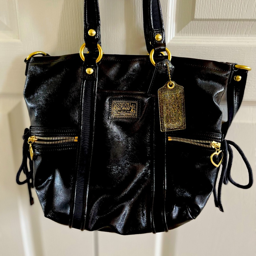 Like new stunning bag with Gold hardware.